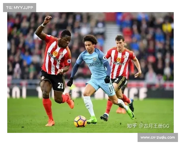 利物浦中场远藤航对阵桑德兰时重伤被担架抬离赛场